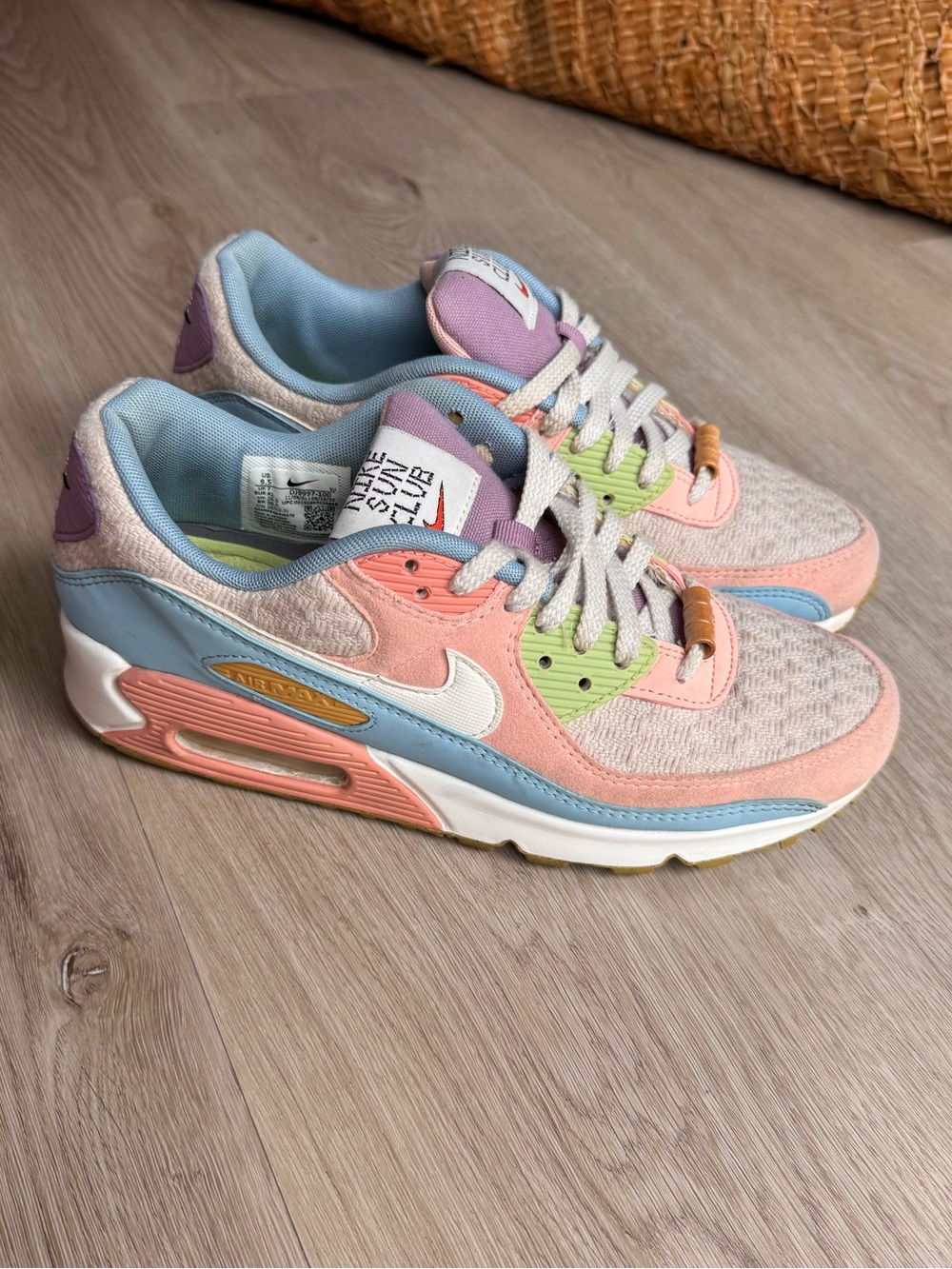 Nike Air Max 90 SE Sun Club Multi Pastel Multi-Color Sneaker - Picture 3 of 8
